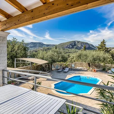 Casa Nuova リアパデス
