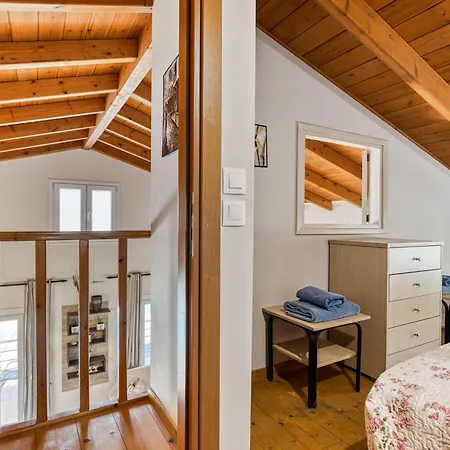 Rovinia Tatil Evi Liapades