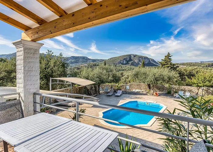 Rovinia Λιαπάδες