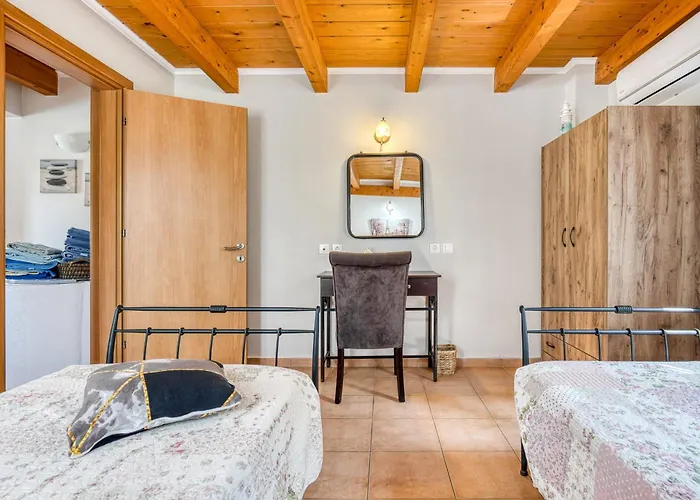 Rovinia * Λιαπάδες